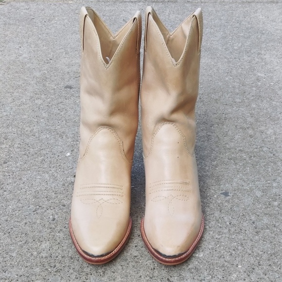 dingo Shoes - Dingo Tan Boots - Size 8.5